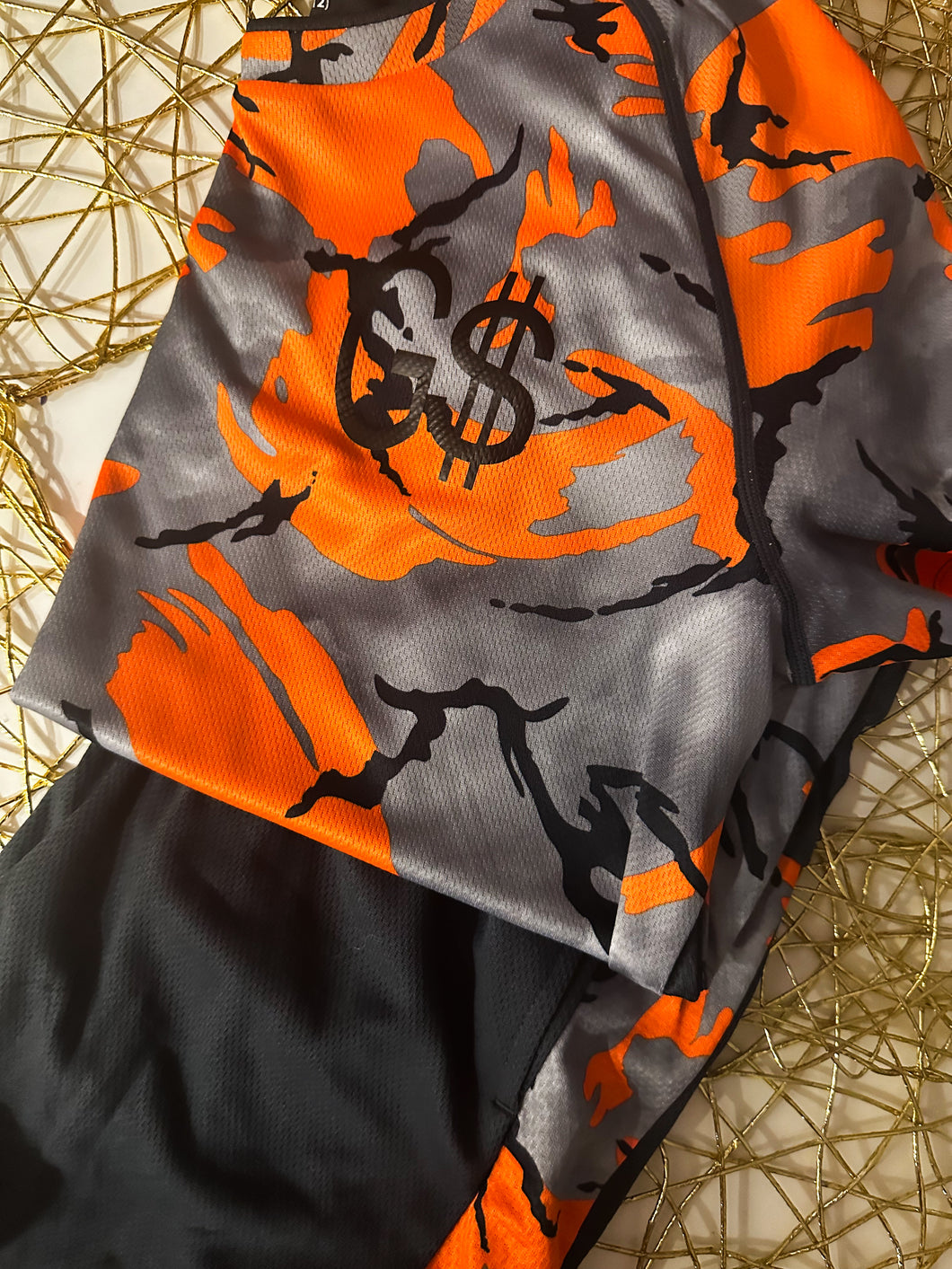 Grey and orange camo set